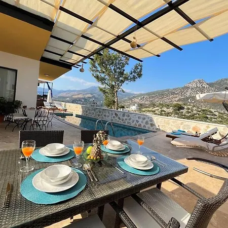 Kas'ta Barbeku Alanli, 4 Kisilik Villa-awz175