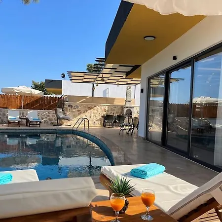 Kas'ta Barbeku Alanli, 4 Kisilik Villa-awz175 * Kaş