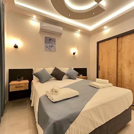 Kas'ta Barbeku Alanli, 4 Kisilik Villa-awz175