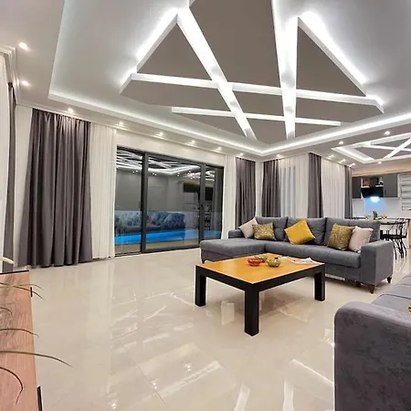 Kas'ta Barbeku Alanli, 4 Kisilik Villa-awz175 *